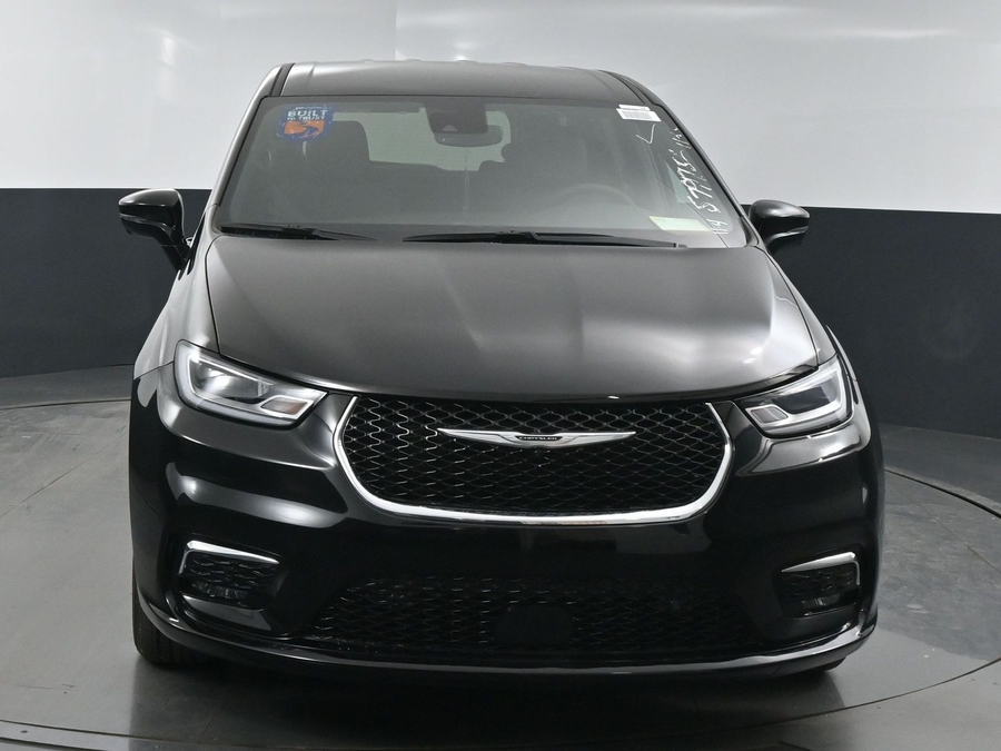 New 2025 Chrysler Pacifica Select Safety - BraunAbility Rear Entry Entry Fold Out Manual Ramp