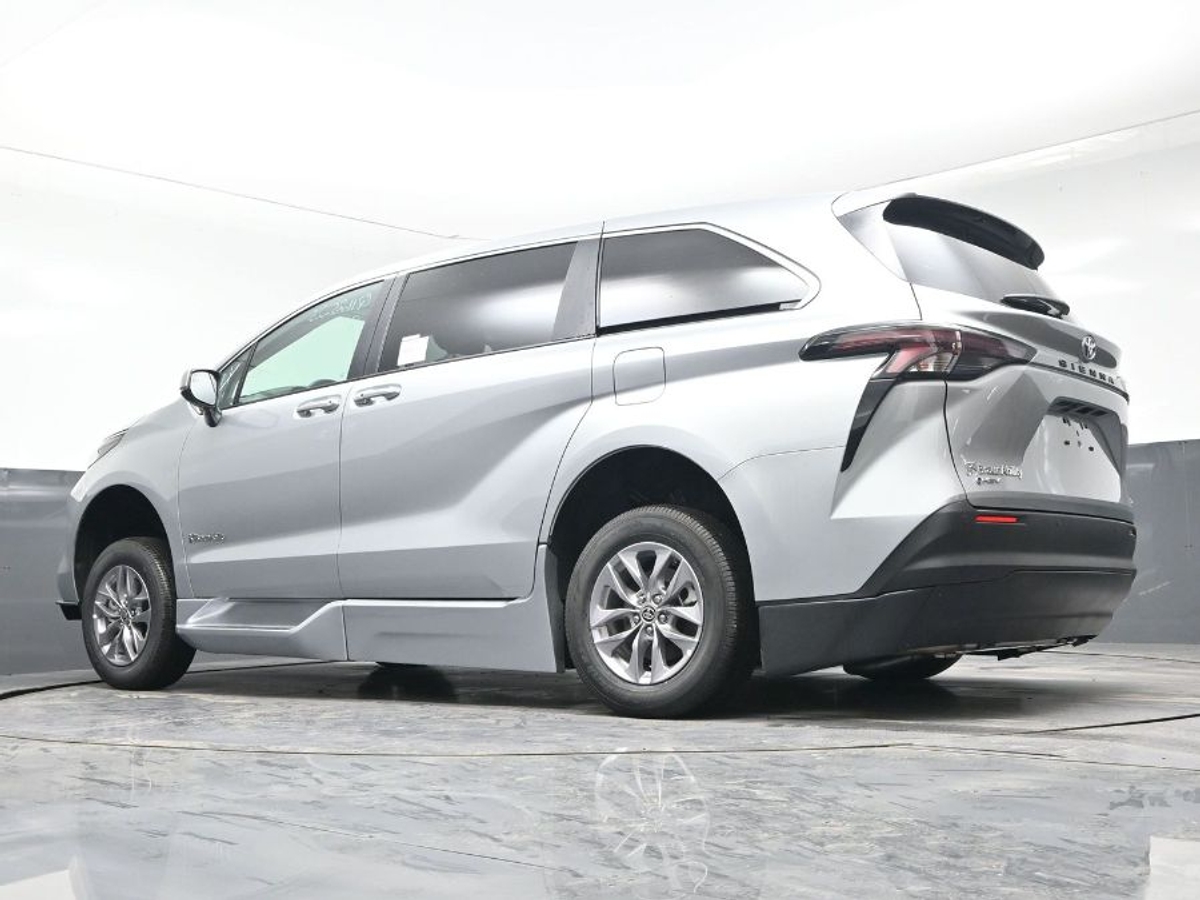 2025 TOYOTA SIENNA - Image 21