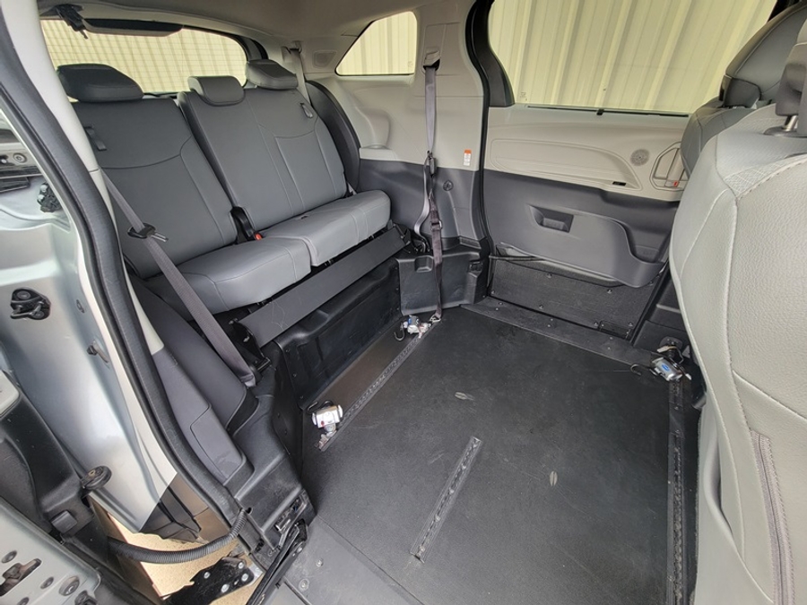 Used 2024 Toyota Sienna Hybrid XLE Plus - BraunAbility Side Entry Entry Fold Out Automatic Ramp