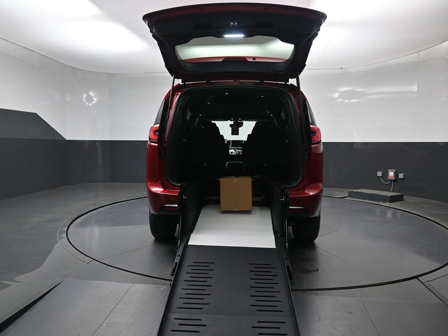 New 2026 Chrysler Pacifica Select Plus - BraunAbility Rear Entry Fold Out Manual Ramp