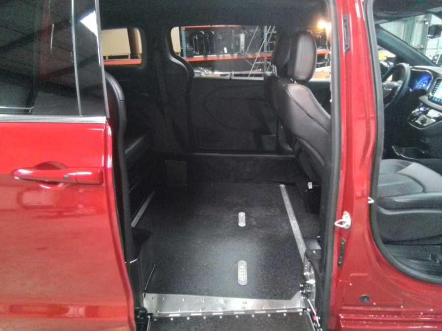 Número de imagen rojo Chrysler Pacifica 18