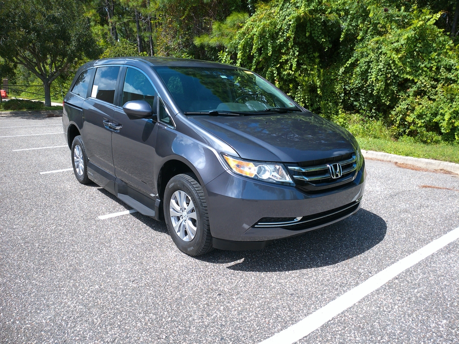 Grey Honda Odyssey image number 10