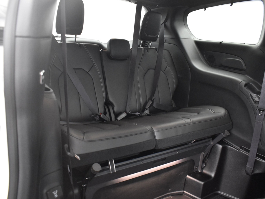 White Chrysler Pacifica image number 10