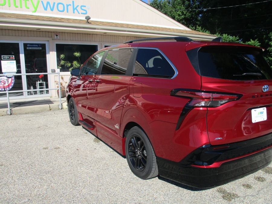 Red Toyota Sienna image number 14