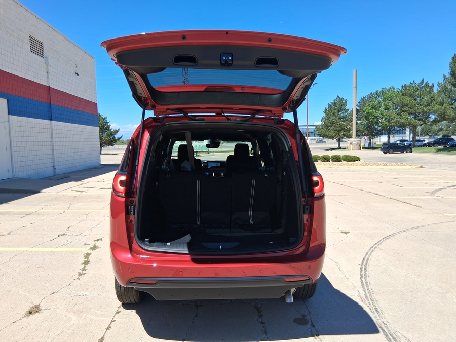 Red Chrysler Pacifica image number 14