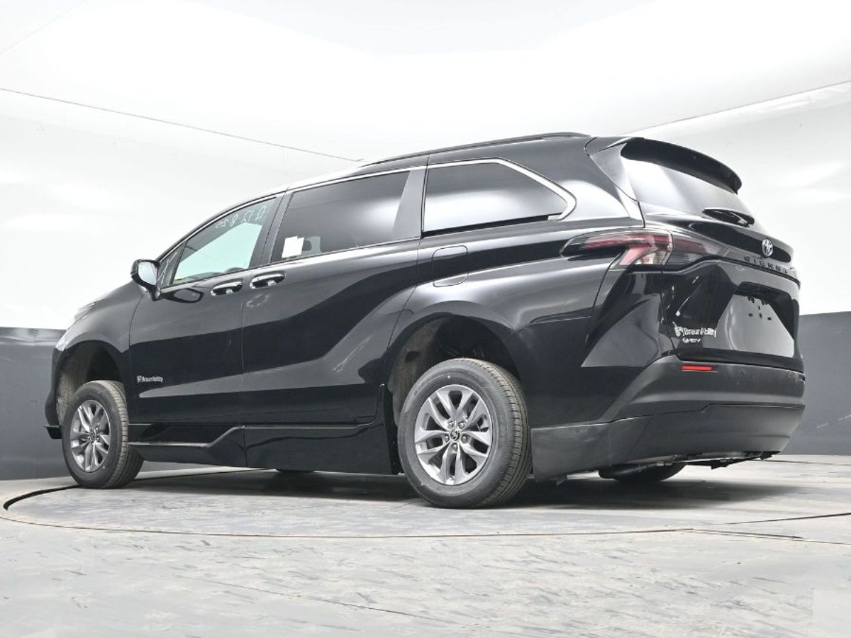 2025 TOYOTA SIENNA - Image 20