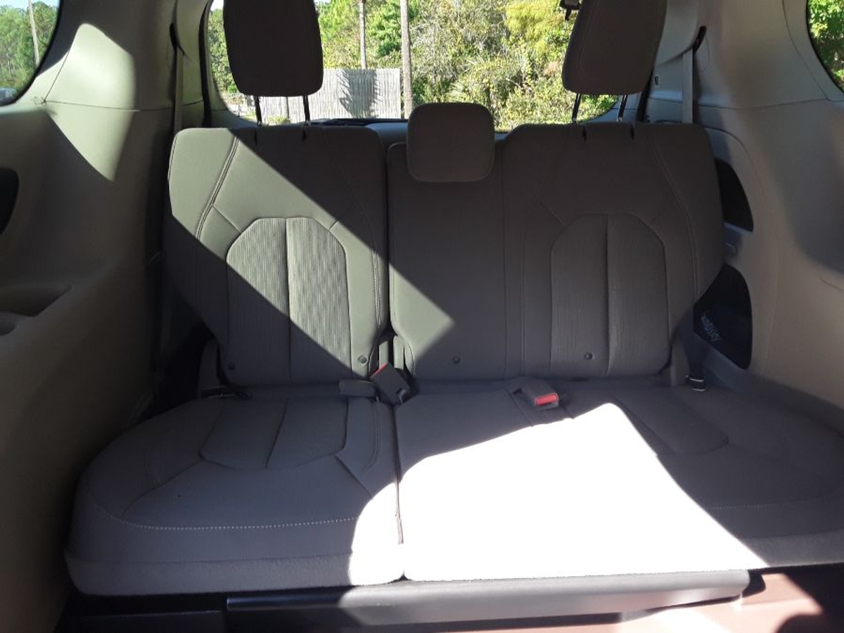 2017 CHRYSLER PACIFICA - Image 2