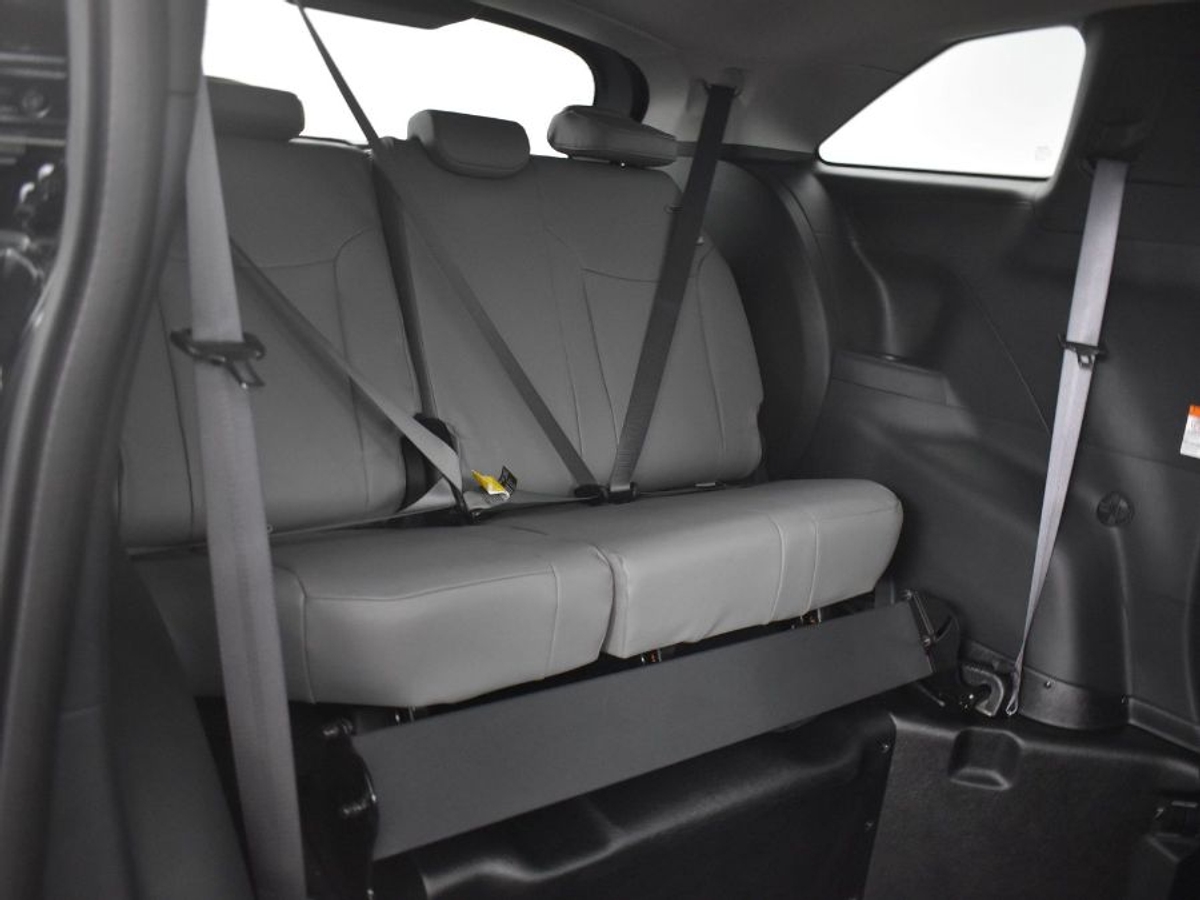 2025 TOYOTA SIENNA - Image 10