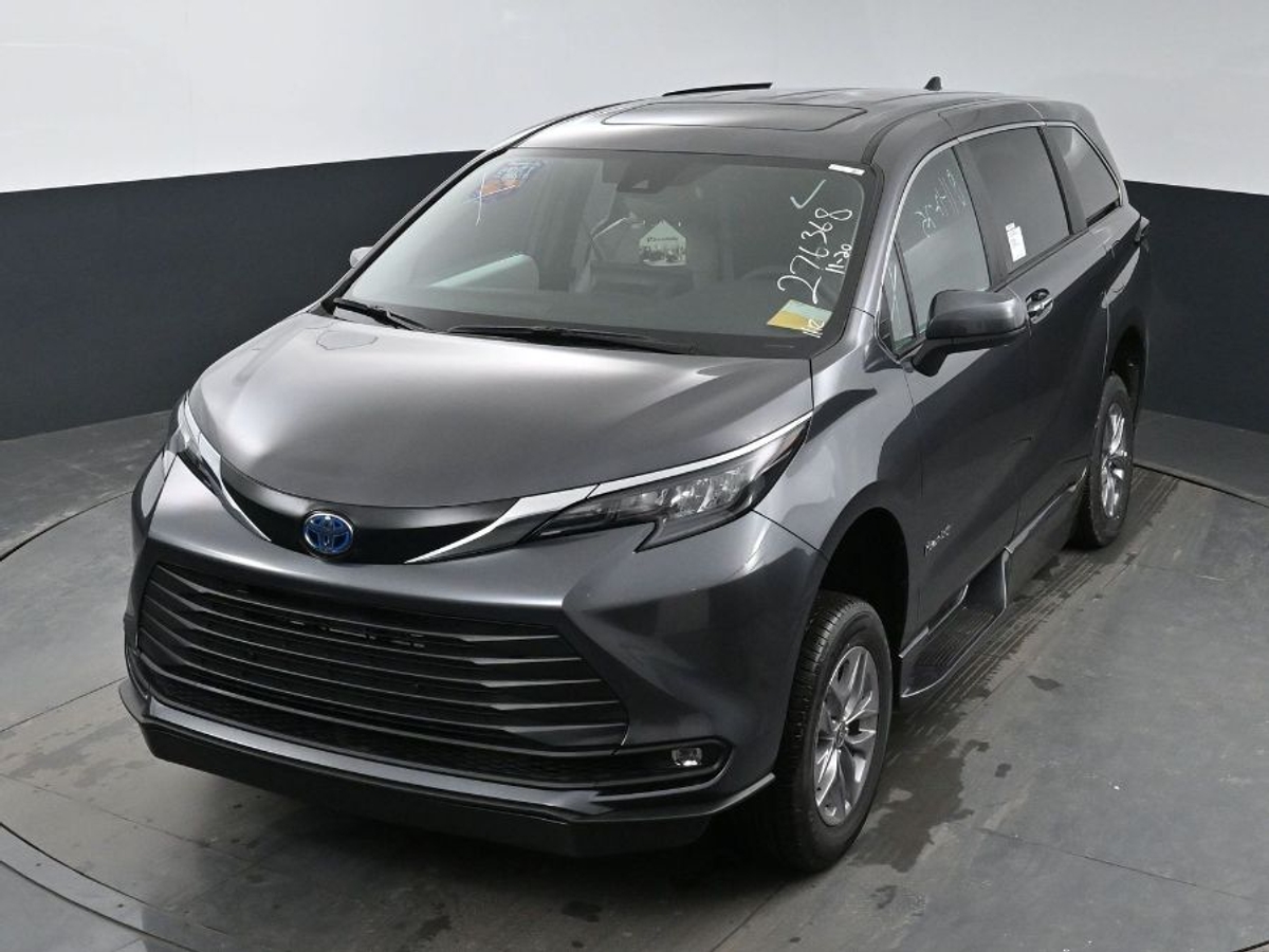 2025 TOYOTA SIENNA - Image 24