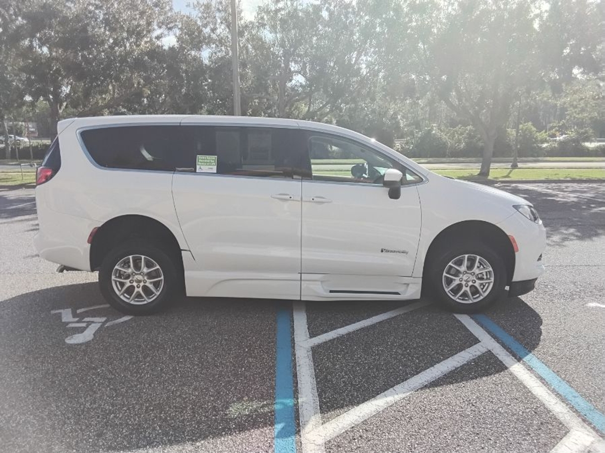 2023 CHRYSLER VOYAGER - Image 31