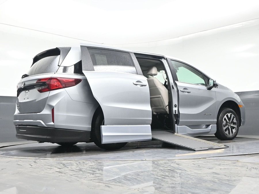 New 2026 Honda Odyssey EX-L - BraunAbility Side Entry Entry In Floor Automatic Ramp