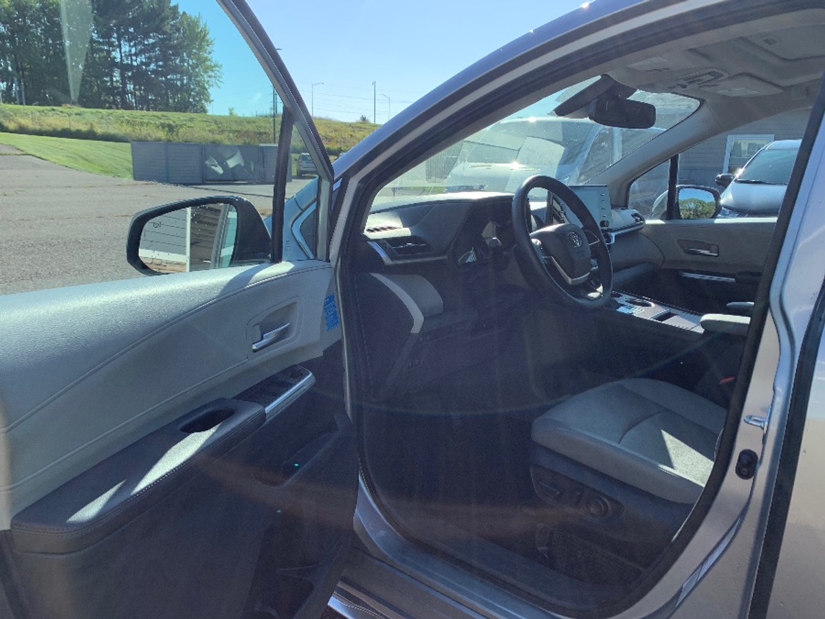2024 TOYOTA SIENNA - Image 4