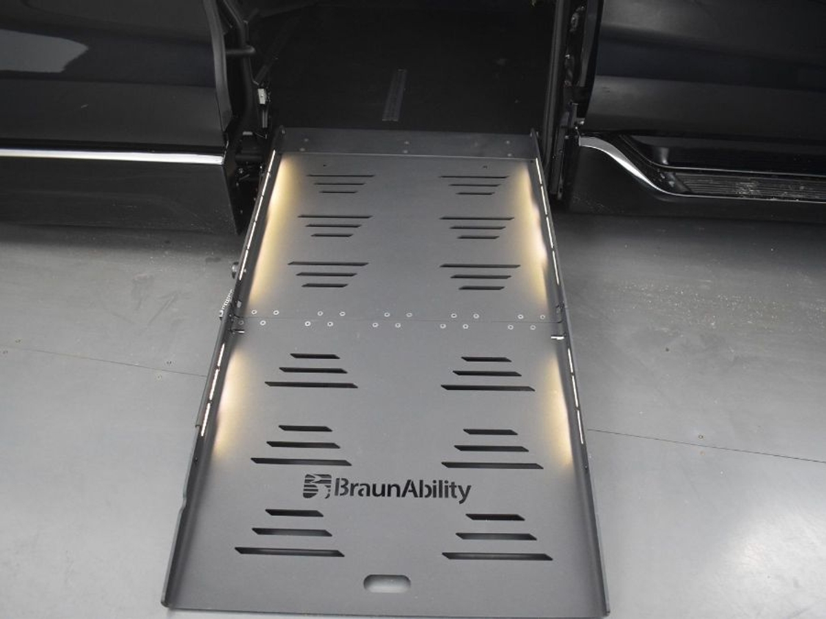 2025 TOYOTA SIENNA - Image 11