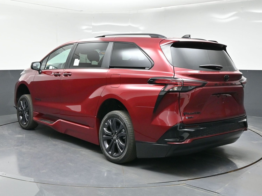 New 2026 Toyota Sienna Hybrid XSE Sport - BraunAbility Side Entry In Floor Automatic Ramp