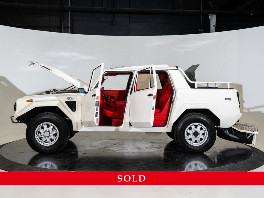 1990 Lamborghini LM002