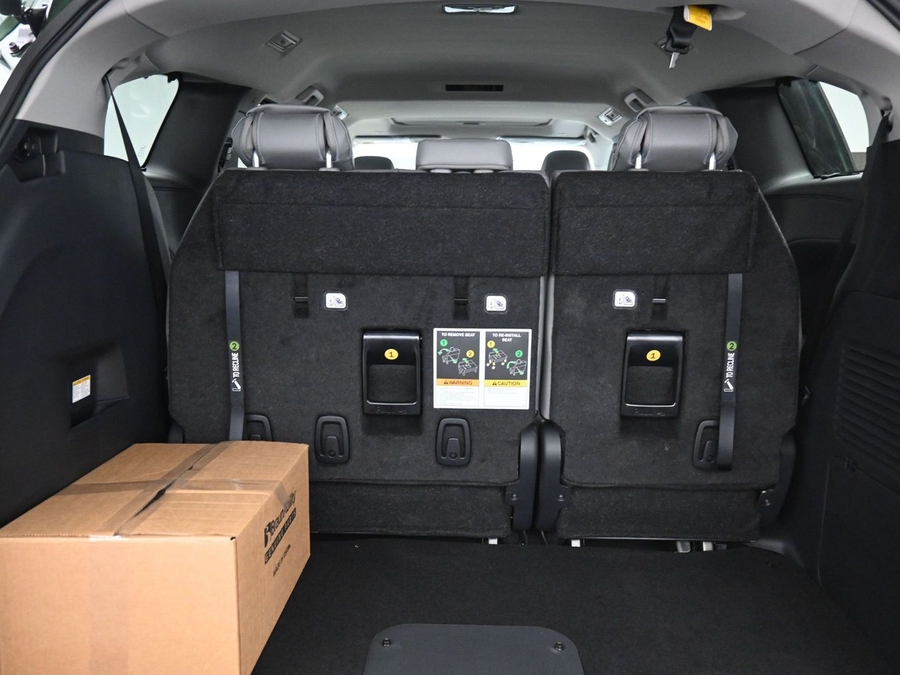 New 2026 Toyota Sienna Hybrid XLE Base - BraunAbility Side Entry Fold Out Automatic Ramp