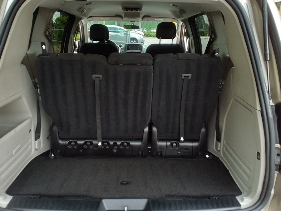 Brown Dodge Grand Caravan image number 13