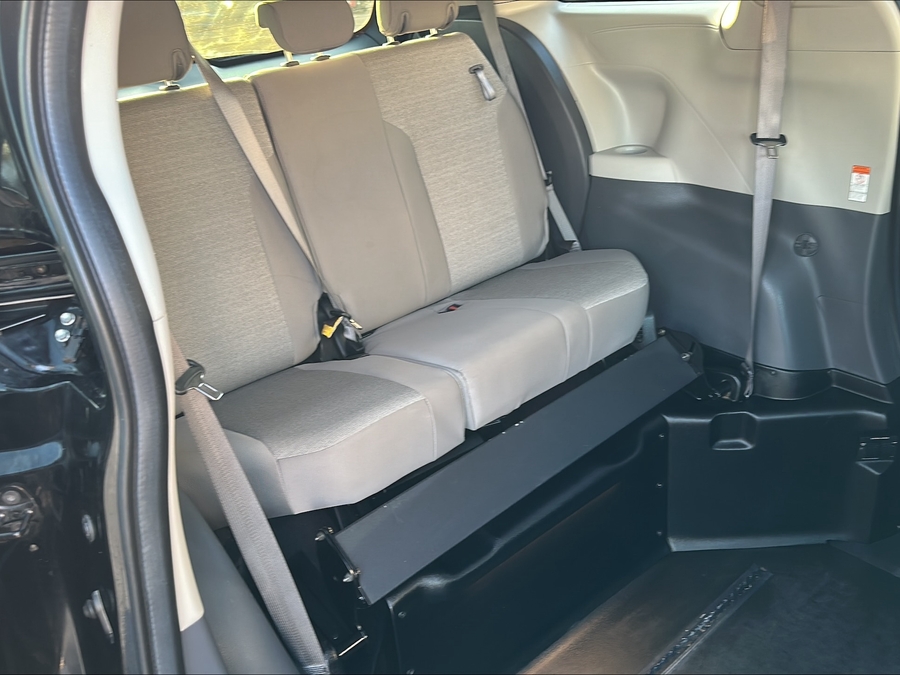 Used 2024 Toyota Sienna Hybrid LE Base - BraunAbility Side Entry Fold Out Automatic Ramp