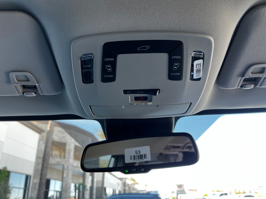 New 2026 Toyota Sienna Hybrid LE w swivel 2nd row - Vantage Mobility Commercial Rear Entry Entry Fold Out Manual Ramp