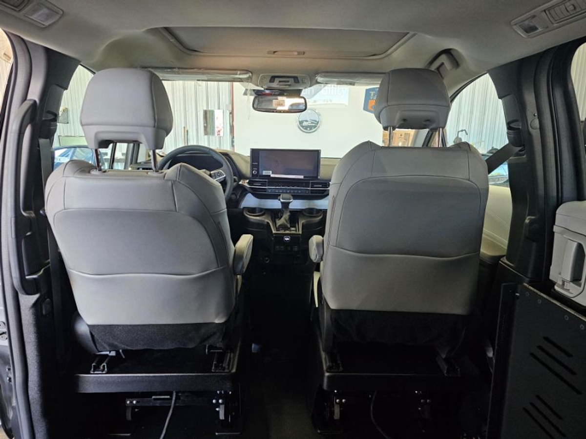 2025 TOYOTA SIENNA - Image 7
