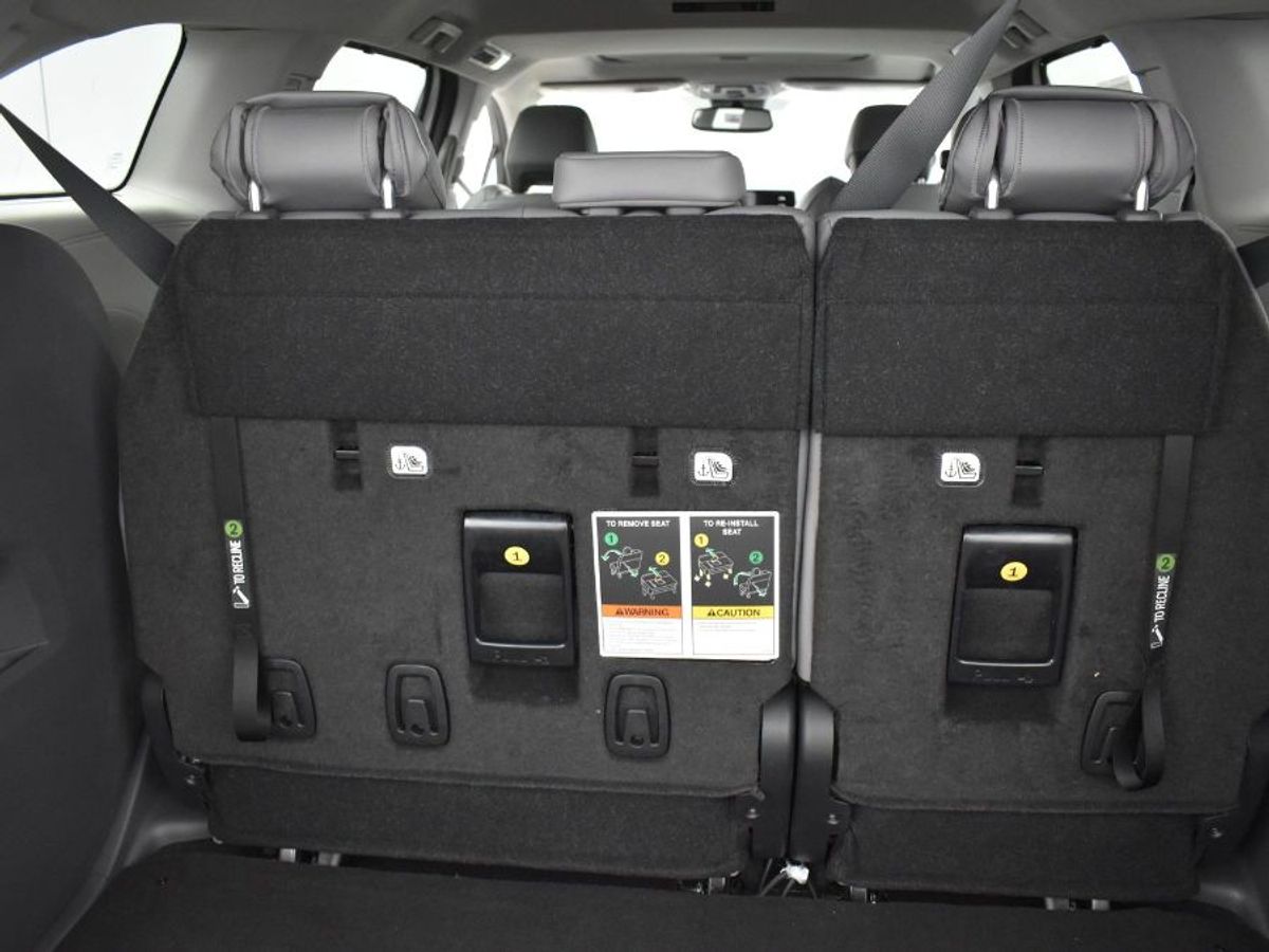 2023 Toyota Sienna XLE - Photo 7
