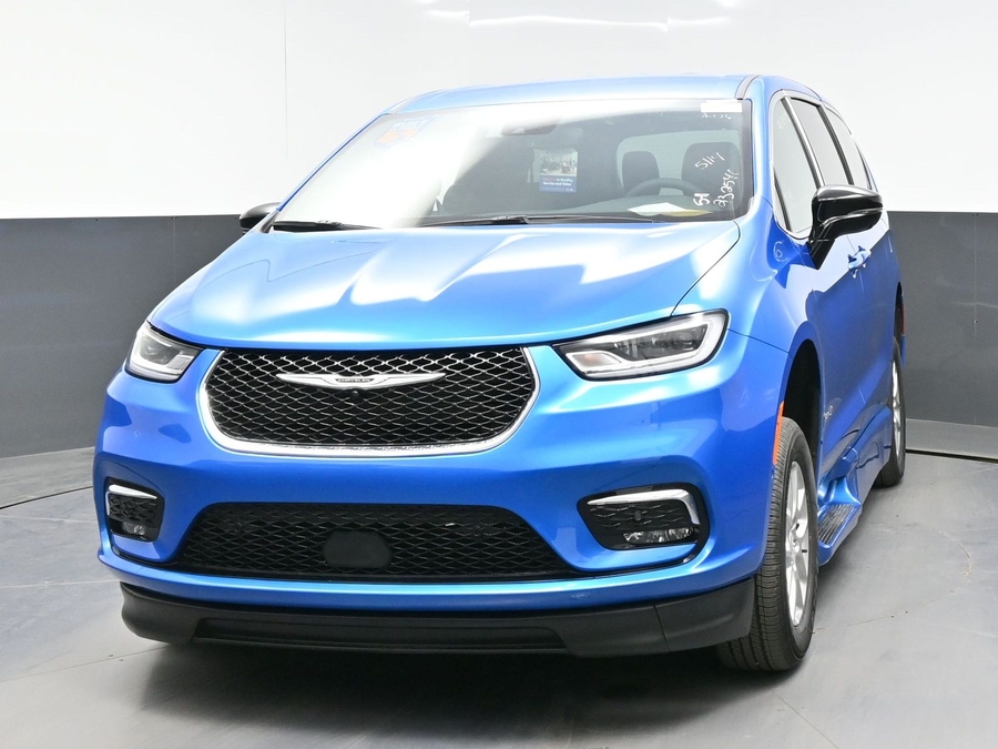 Blue Chrysler Pacifica image number 8