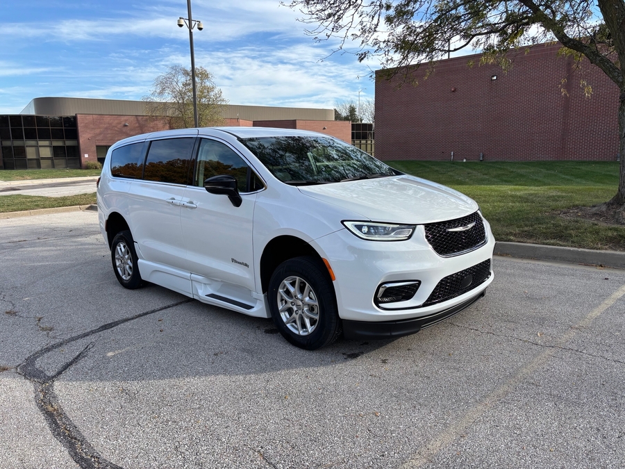 Used 2024 Chrysler Pacifica Touring L - BraunAbility Side Entry Entry In Floor Automatic Ramp