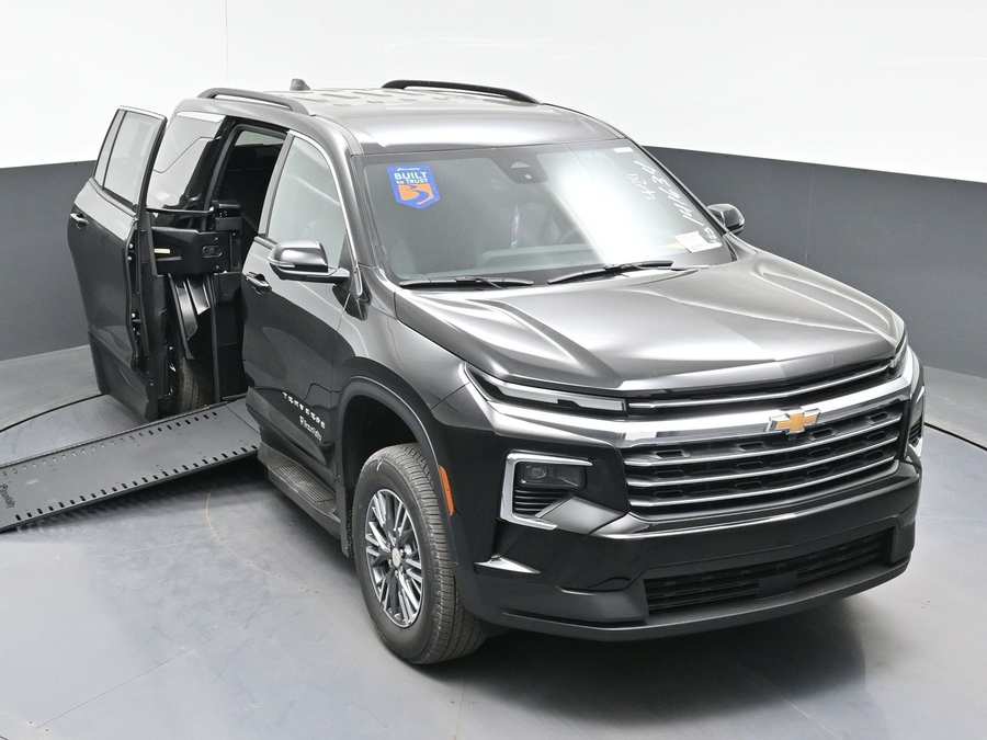 New 2026 Chevrolet Traverse 1LT - BraunAbility Side Entry Entry In Floor Automatic Ramp