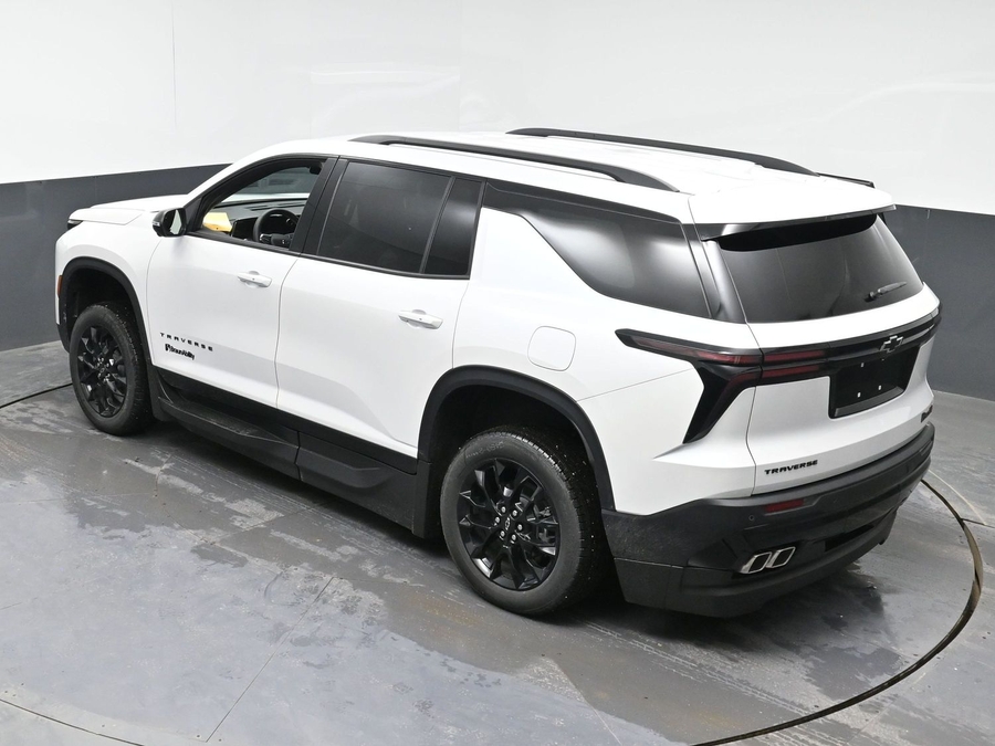 New 2025 Chevrolet Traverse 1LT Midnight - BraunAbility Side Entry Entry In Floor Automatic Ramp