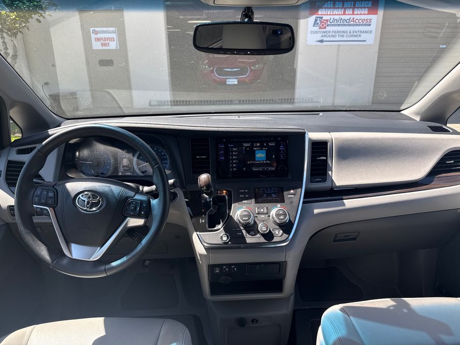 Used 2017 Toyota Sienna XLE Base - BraunAbility Side Entry Entry Fold Out Automatic Ramp