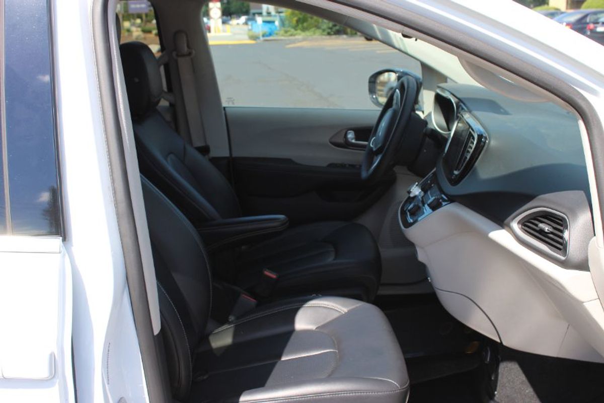 2024 CHRYSLER PACIFICA - Image 11