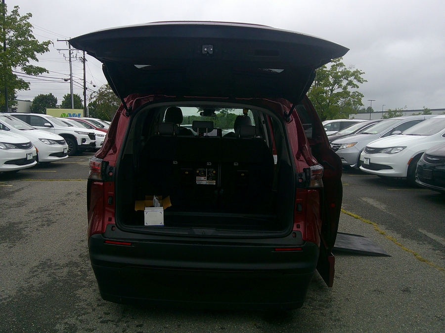 2022 Toyota Sienna LE - Photo 20