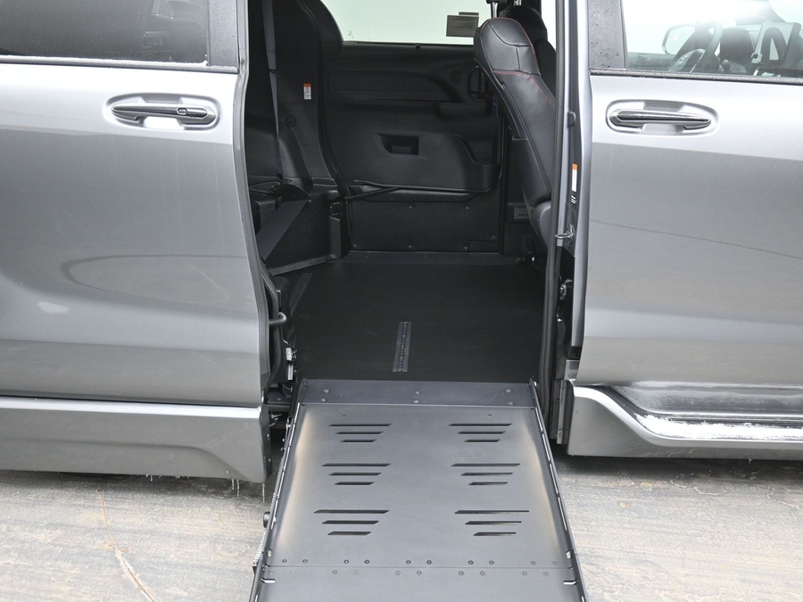 New 2026 Toyota Sienna Hybrid XSE Sport - BraunAbility Side Entry Entry Fold Out Automatic Ramp