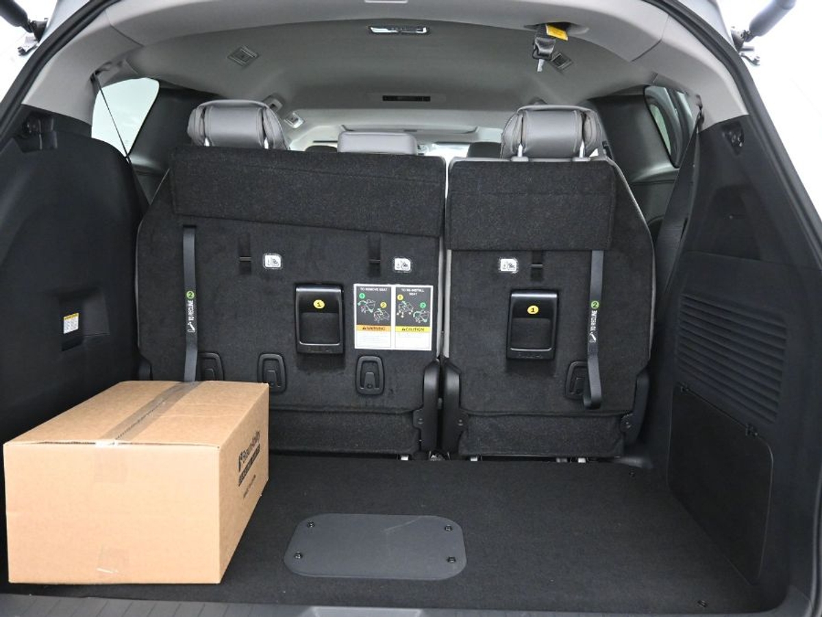2025 TOYOTA SIENNA - Image 14