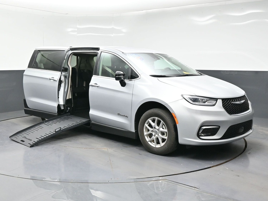 Used 2024 Chrysler Pacifica Touring L - BraunAbility Side Entry Fold Out Manual Ramp