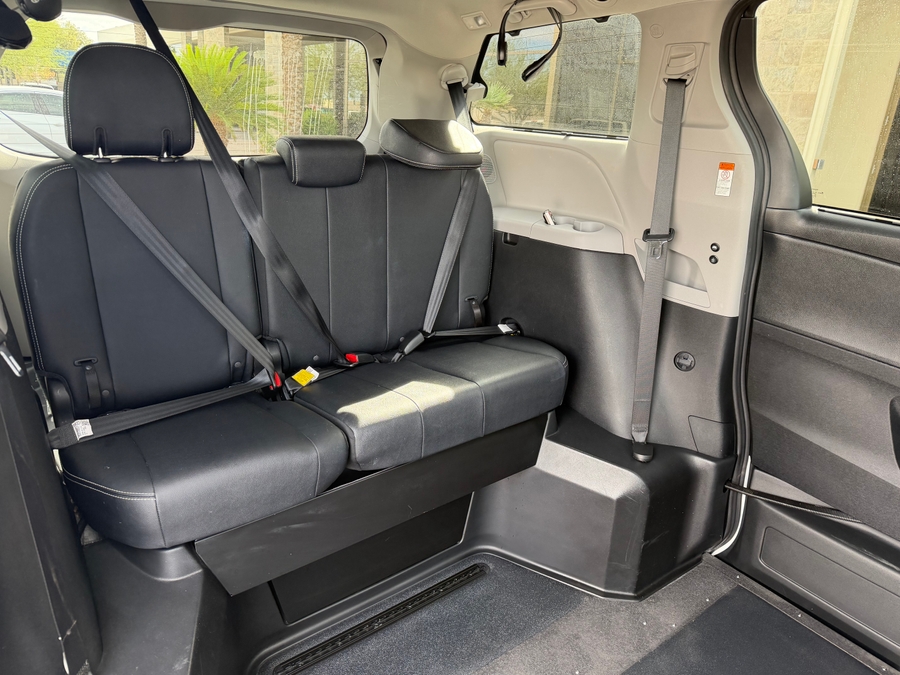 Used 2020 Toyota Sienna SE Premium - VMI Side Entry In Floor Automatic Ramp