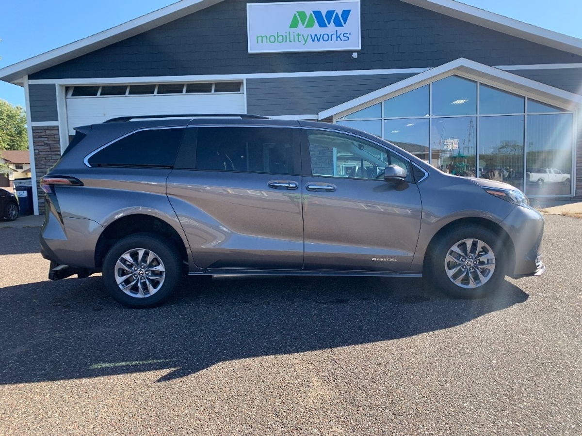 2024 TOYOTA SIENNA - Image 14