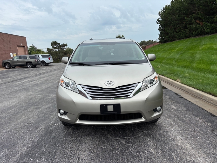 Used 2016 Toyota Sienna XLE - VMI Side Entry In Floor Automatic Ramp