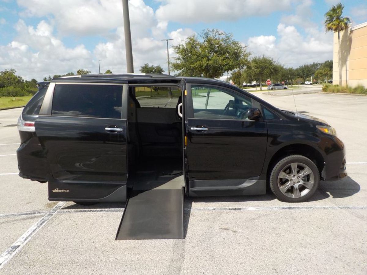 2014 Toyota Sienna SE