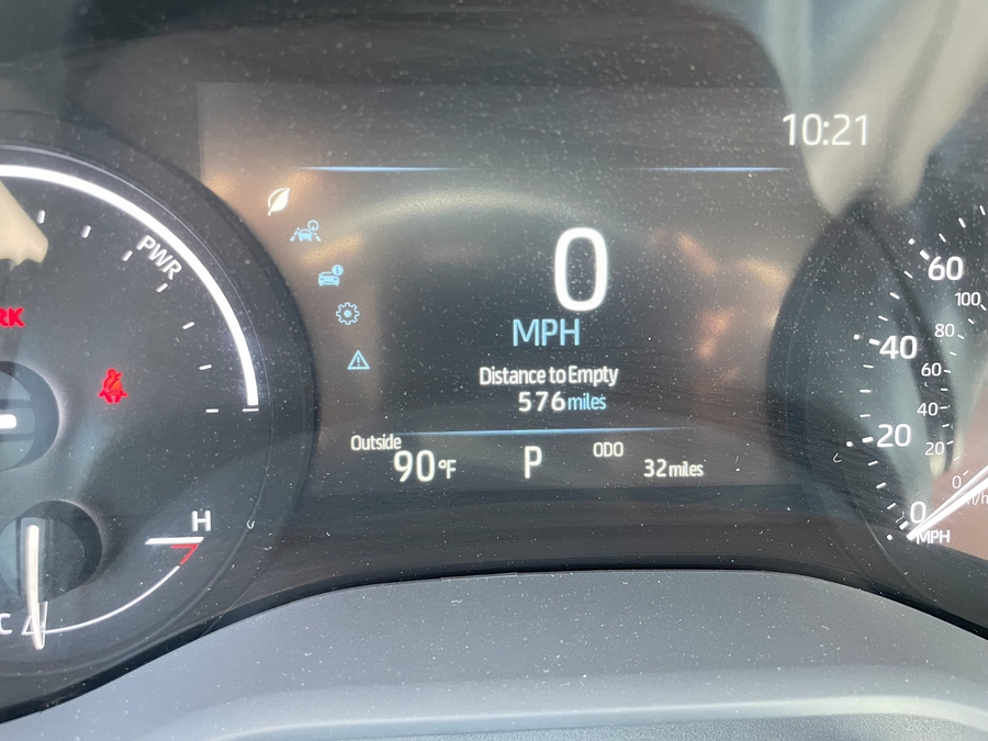 New 2026 Toyota Sienna Hybrid LE DRIVER/PASSENGER MID SWIVEL SEATS - Vantage Mobility Rear Entry Entry Fold Out Manual Ramp