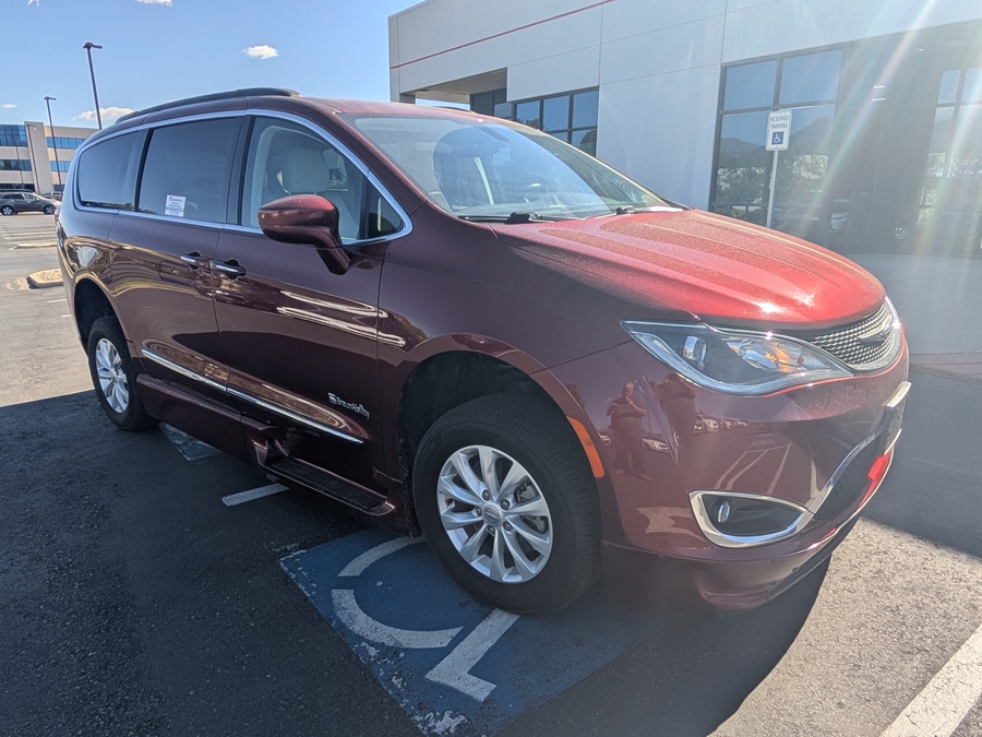 Used 2017 Chrysler Pacifica Touring L - BraunAbility Side Entry In Floor Automatic Ramp