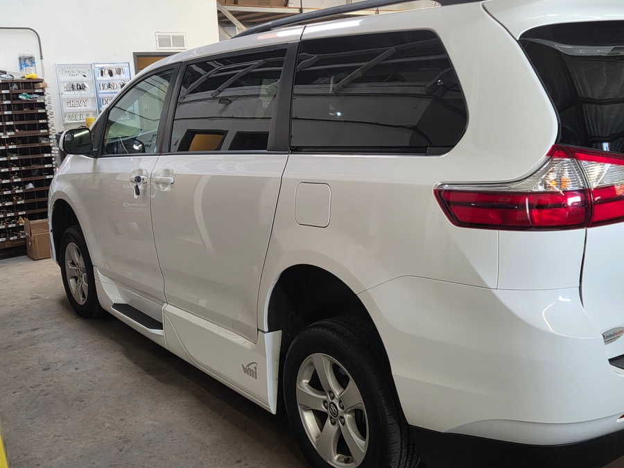 Used 2019 Toyota Sienna LE - VMI Side Entry Entry In Floor Automatic Ramp