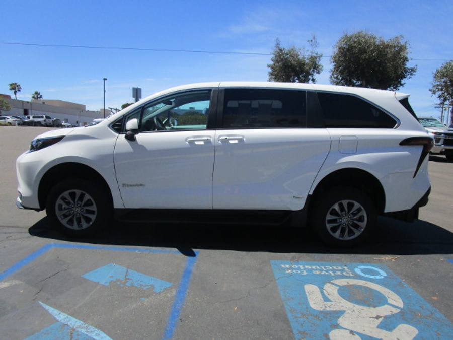 New 2025 Toyota Sienna Hybrid LE - BraunAbility Commercial Rear Entry Entry Fold Out Manual Ramp