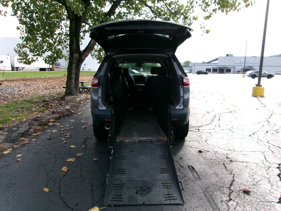  Chevrolet Traverse image number 12
