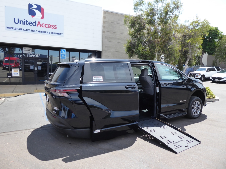 Used 2024 Toyota Sienna Hybrid LE Base - BraunAbility Side Entry Fold Out Automatic Ramp