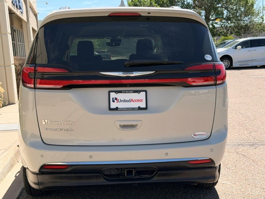 Used 2021 Chrysler Pacifica Touring L - BraunAbility Side Entry Entry In Floor Automatic Ramp