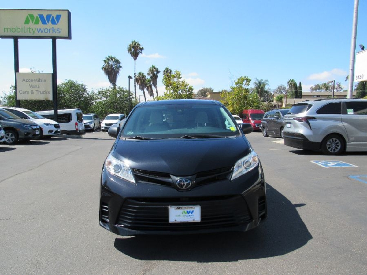 2020 TOYOTA SIENNA - Image 3