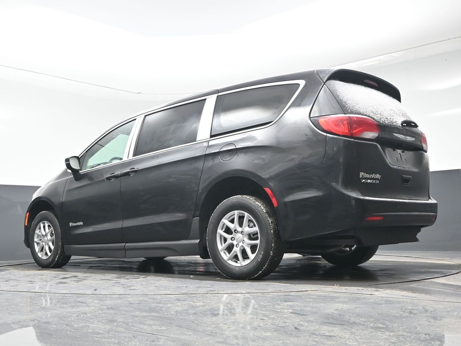 New 2026 Chrysler Voyager LX - BraunAbility Side Entry Entry Fold Out Manual Ramp