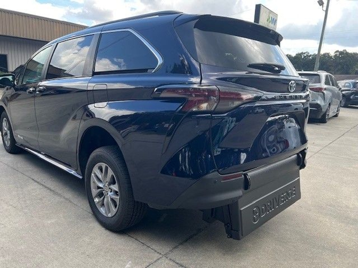 2024 TOYOTA SIENNA - Image 5