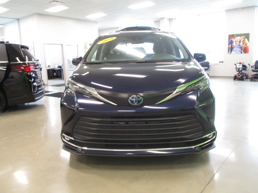 2024 TOYOTA SIENNA - Image 1